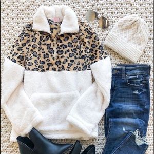 Leopard fuzzy pullover Sherpa